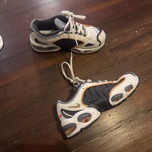 Nike air max tailwind White and Navy Retro Sneakers with Cushioned Sole
